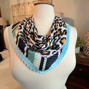 Multicolor Diamond Shaped Pleated Scarf